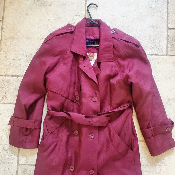 Woman's All Weather Coat with Zip Out Lining Size 7/8 - Picture 3 of 12